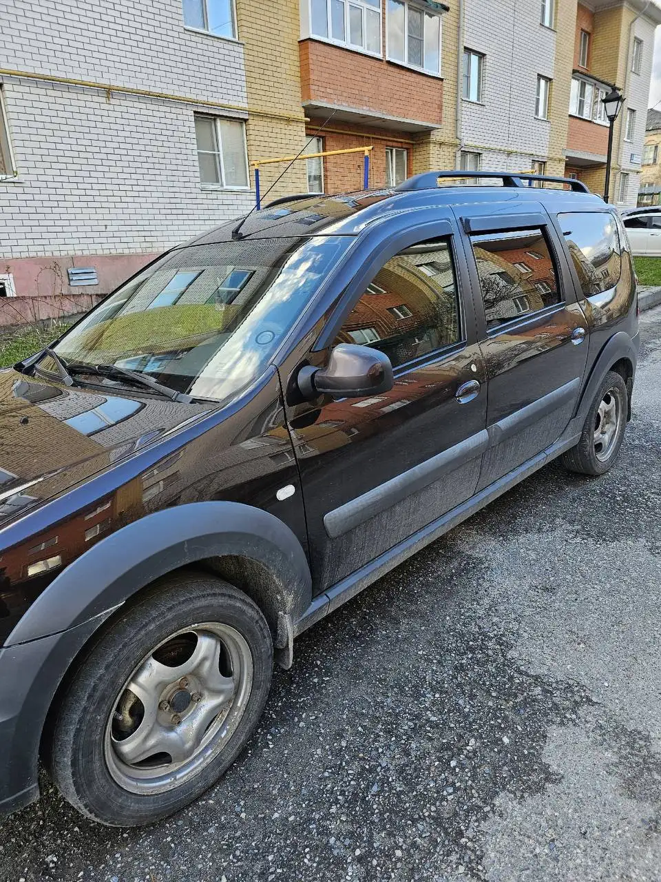 Автомобиль 2017 года с двумя комплектами резины и сигнализацией - Авто в Саранск