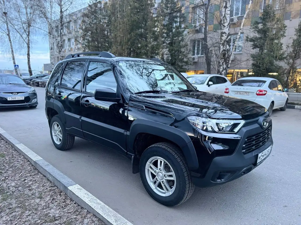 Нива Трэвл 2023 - Легковые автомобили (Авто) в Саранск