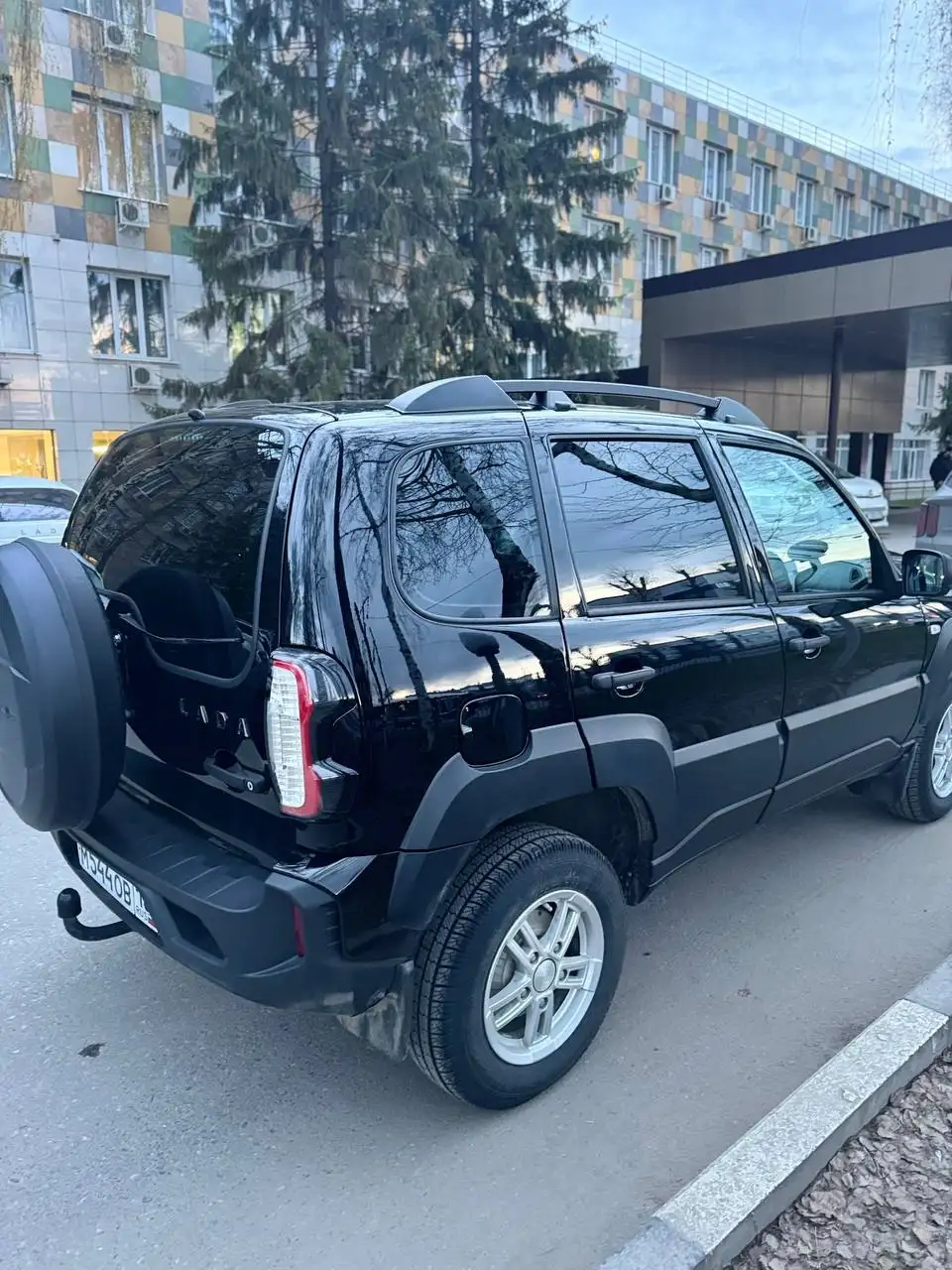Нива Трэвл 2023 - Легковые автомобили (Авто) в Саранск