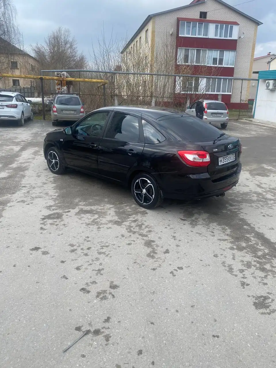 Лада Гранта лифтбек - Легковые автомобили (Авто) в Саранск