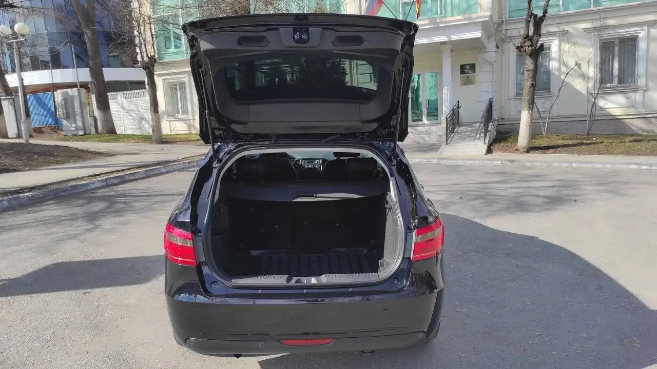Лада Веста универсал 2021 - Легковые автомобили (Авто) в Саранск