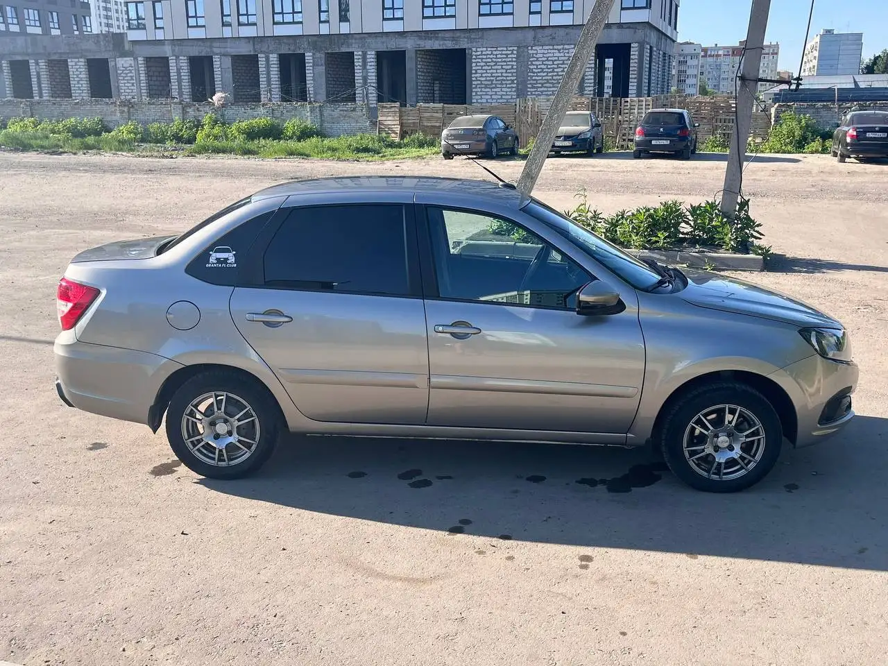 Автомобиль 2021 года, обслуживаемый, с кондиционером - Легковые автомобили (Авто) в Саранск