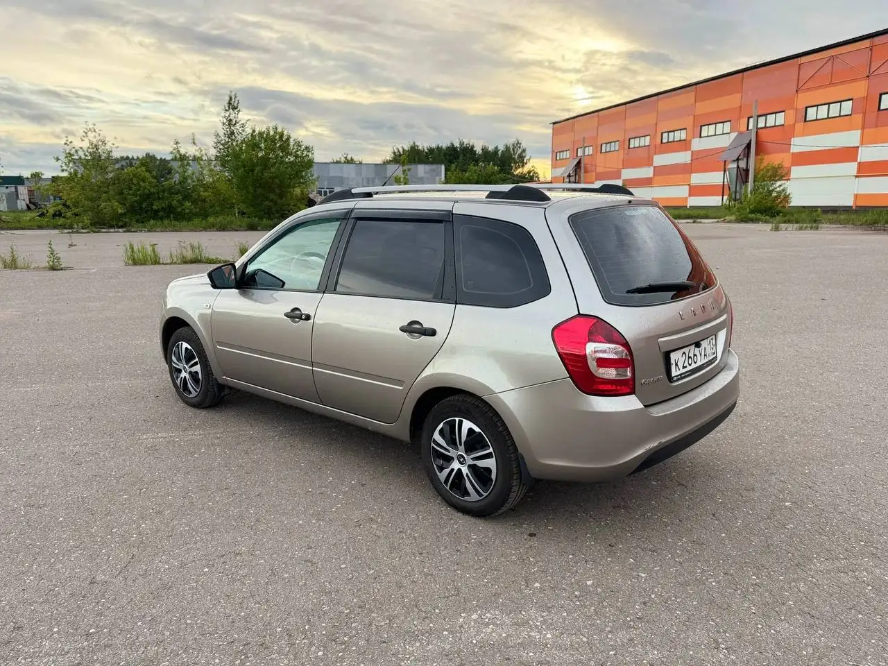 Лада Гранта универсал 2019 - Легковые автомобили (Авто) в Саранск