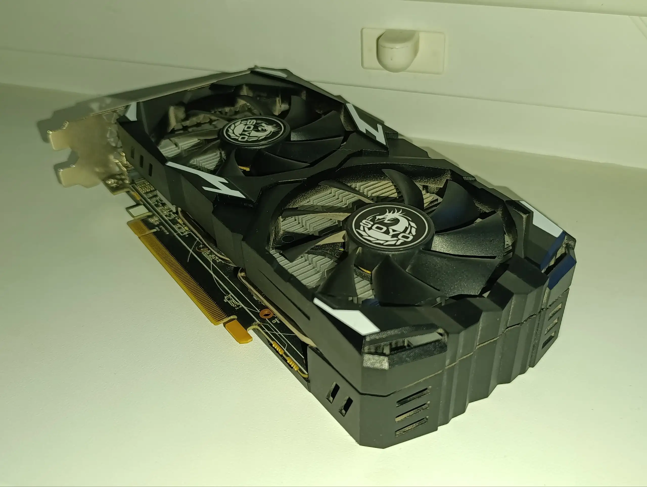 Видеокарта RX 580 8GB неисправна - Видеокарты (Электроника) в Неизвестно