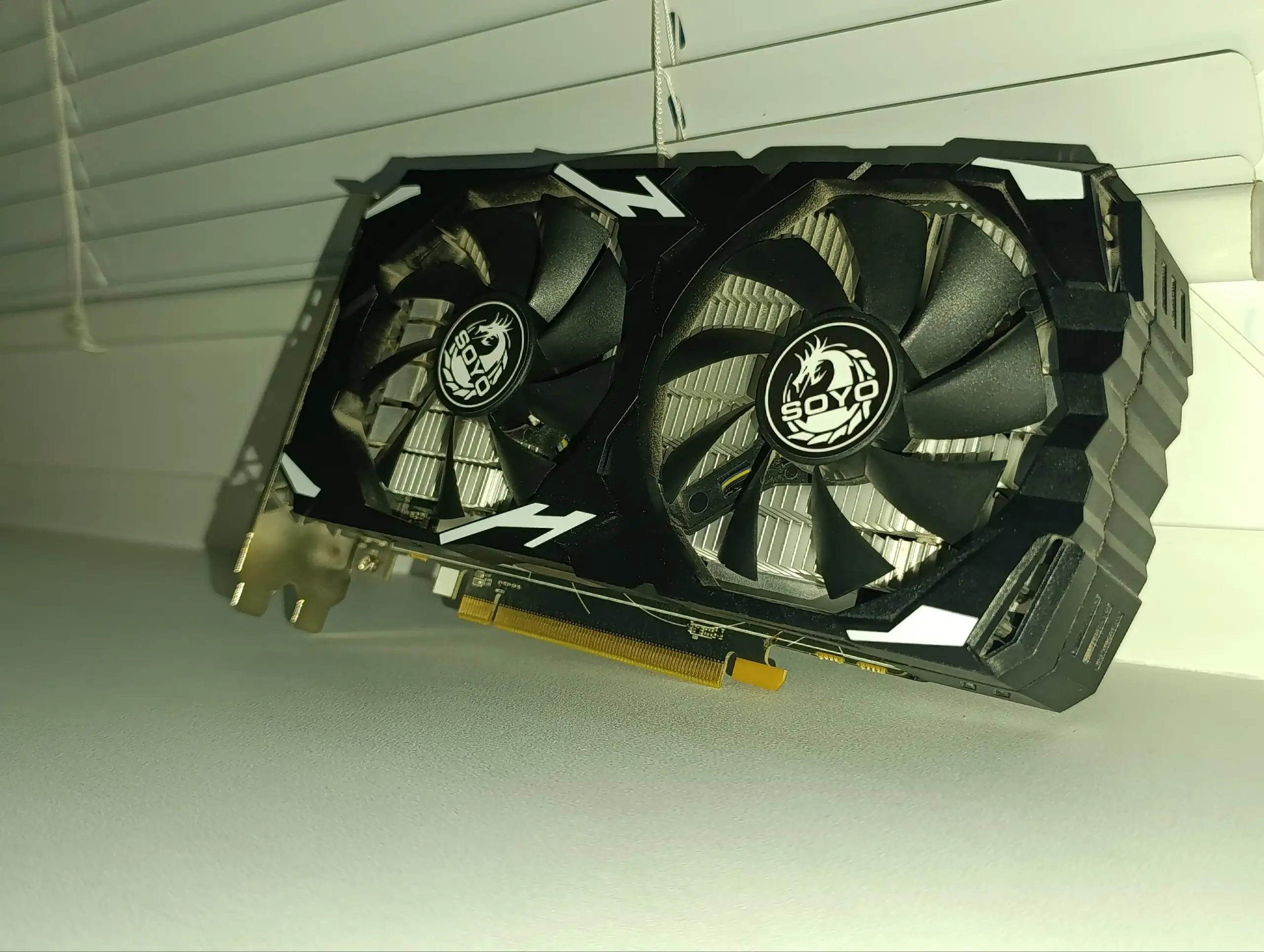Видеокарта RX 580 8GB неисправна - Видеокарты (Электроника) в Неизвестно