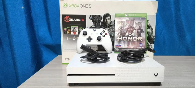 Xbox One S 1 ТБ с игрой For Honor - Телефоны и гаджеты в Саранск
