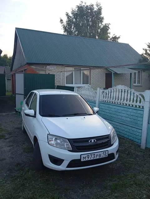 Автомобиль 2017 года - Запчасти для мотоциклов в Неизвестно