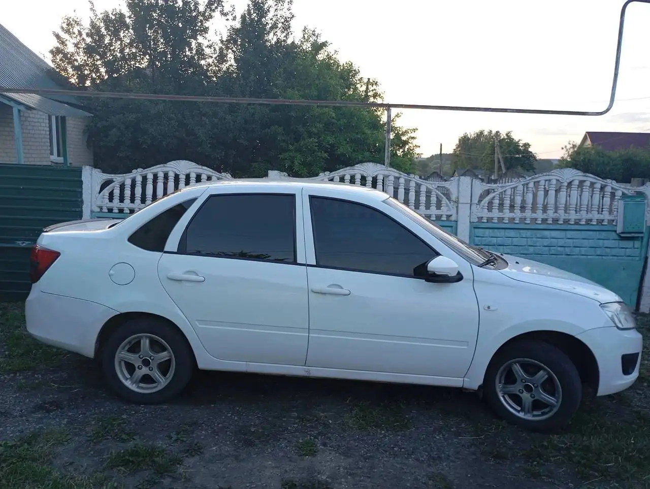 Автомобиль 2017 года - Авто в Неизвестно