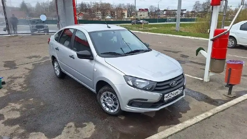 Лада Гранта лифтбэк 2021 - Легковые авто (Авто) в Неизвестно