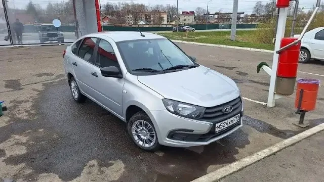 Лада Гранта лифтбэк 2021 - Мопеды и скутеры в Неизвестно