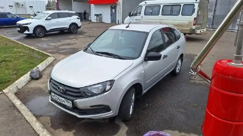 Лада Гранта лифтбэк 2021 - Легковые авто (Авто) в Неизвестно