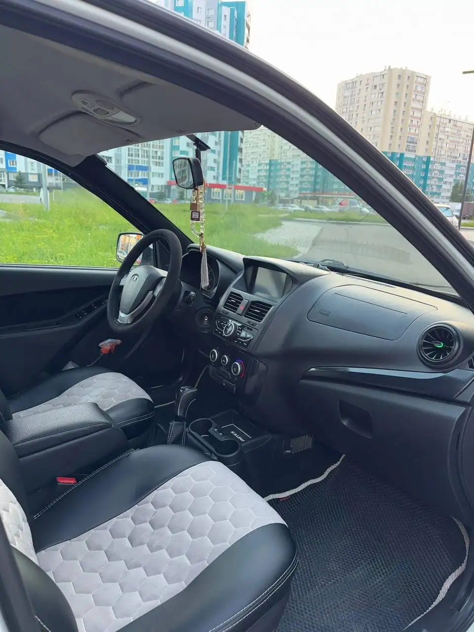 Lada Kalina 2 хэтчбек, 2013 г., 187000 км - Легковые автомобили (Авто) в Пенза