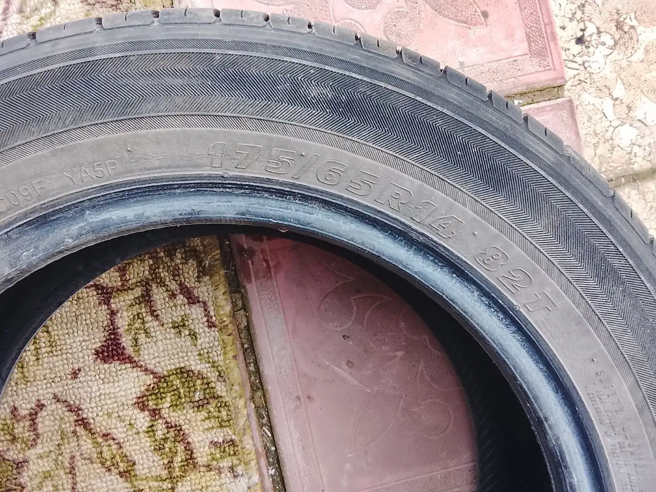 Продажа колес Веста и летнего баллона 14R - Колеса и диски (Запчасти) в Нижний Новгород