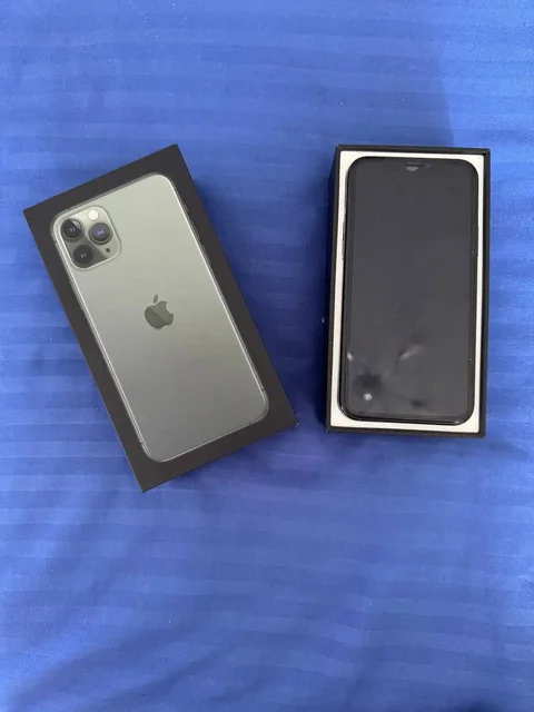 Смартфон iPhone 11 Pro 256 ГБ (АКБ 71%) - Кабели и адаптеры в Нижний Новгород