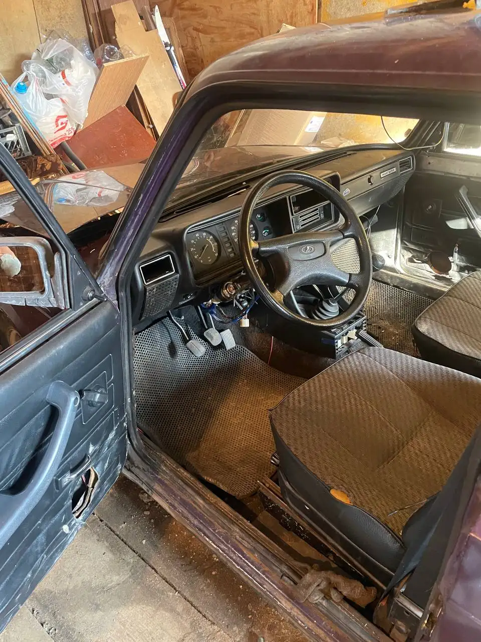 Продажа ВАЗ 2107 2001 года без мотора - Легковые автомобили (Авто) в Нижний Новгород