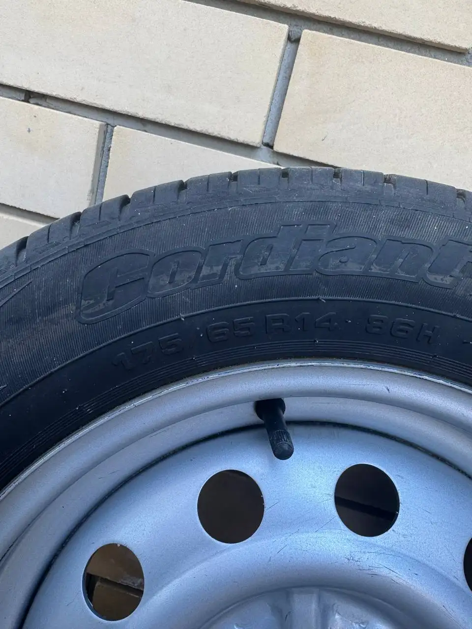 Резина со штампами Cordiant 175/65 R14 с авто Гранта - Шины и диски (Авто) в Нижний Новгород