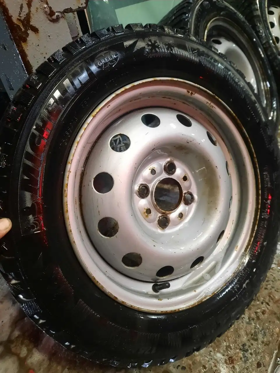 Зимняя резина R14 Мишлен 175/65 - Шины и диски (Авто) в Нижний Новгород