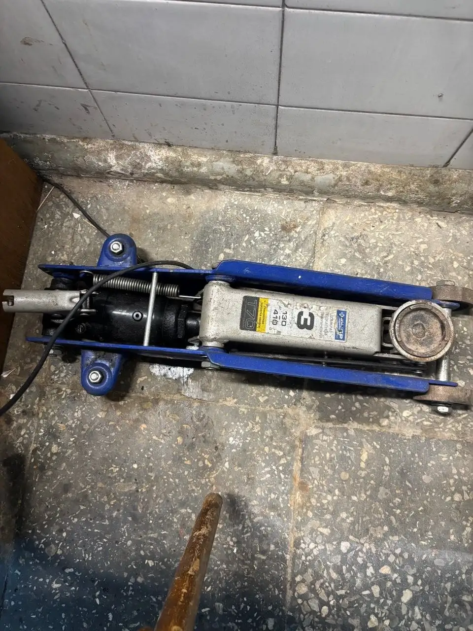 Продажа подкатного и бутылочного домкратов - Инструменты для авто (Запчасти) в Нижний Новгород