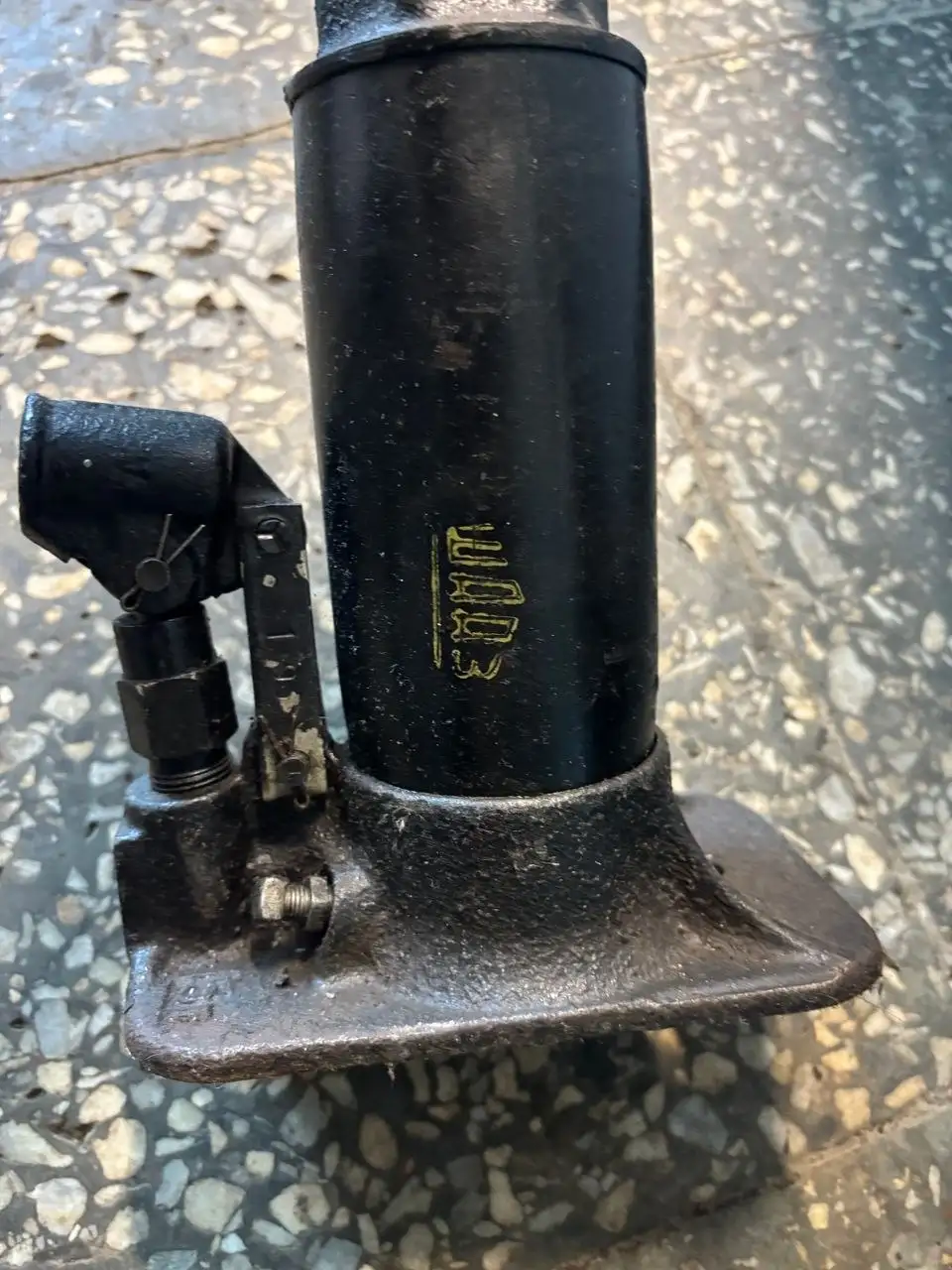 Продажа подкатного и бутылочного домкратов - Инструменты для авто (Запчасти) в Нижний Новгород