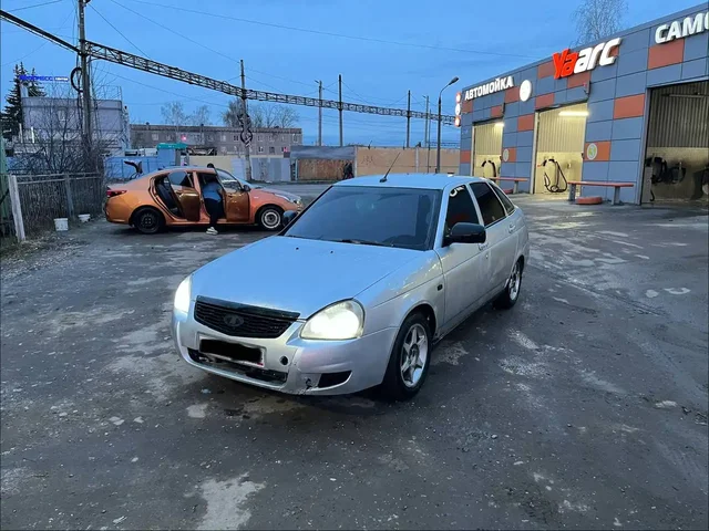 Продажа автомобиля 2012 года с кондиционером и навигацией - Автоинструменты и оборудование в Нижний Новгород