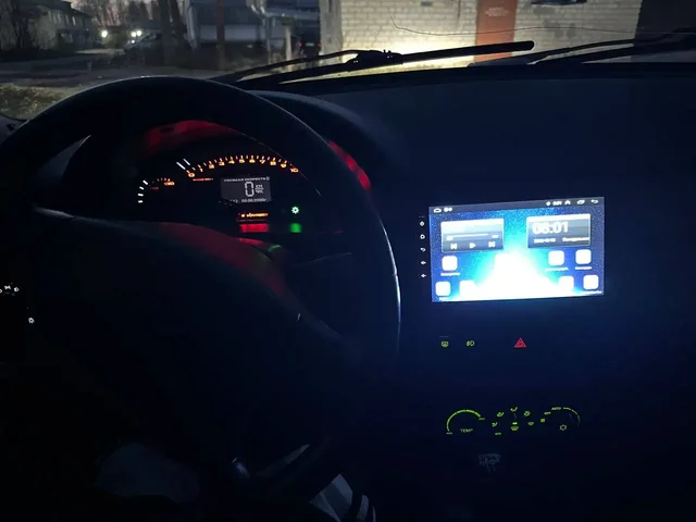 Продам Lada Priora 2011 года с кондиционером и автозапуском - Внедорожники/кроссоверы в Нижний Новгород