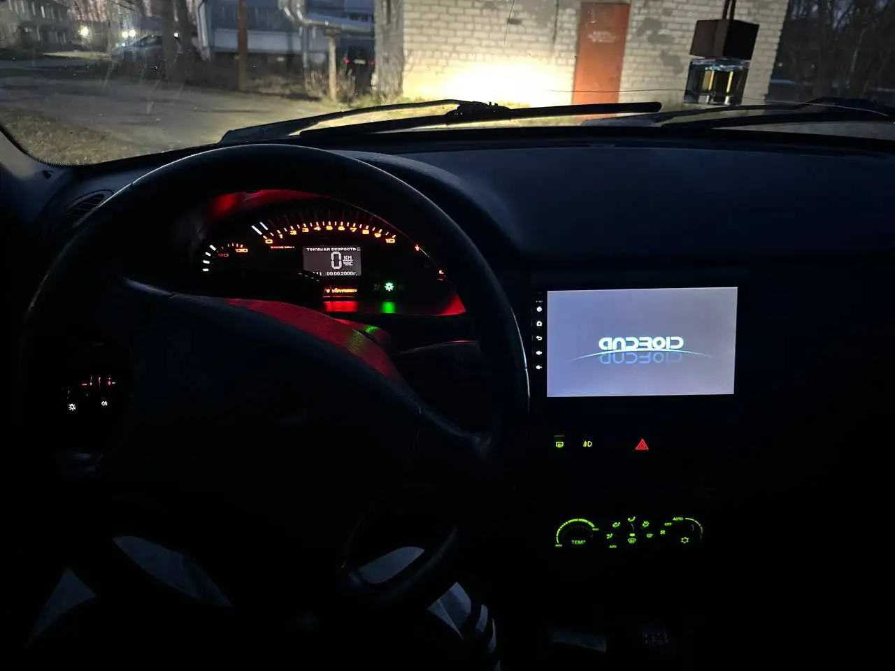 Продам Lada Priora 2011 года с кондиционером и автозапуском - Легковые автомобили (Авто) в Нижний Новгород