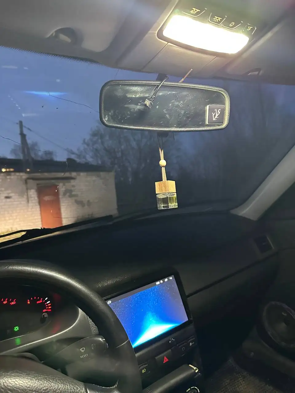 Продам Lada Priora 2011 года с кондиционером и автозапуском - Легковые автомобили (Авто) в Нижний Новгород