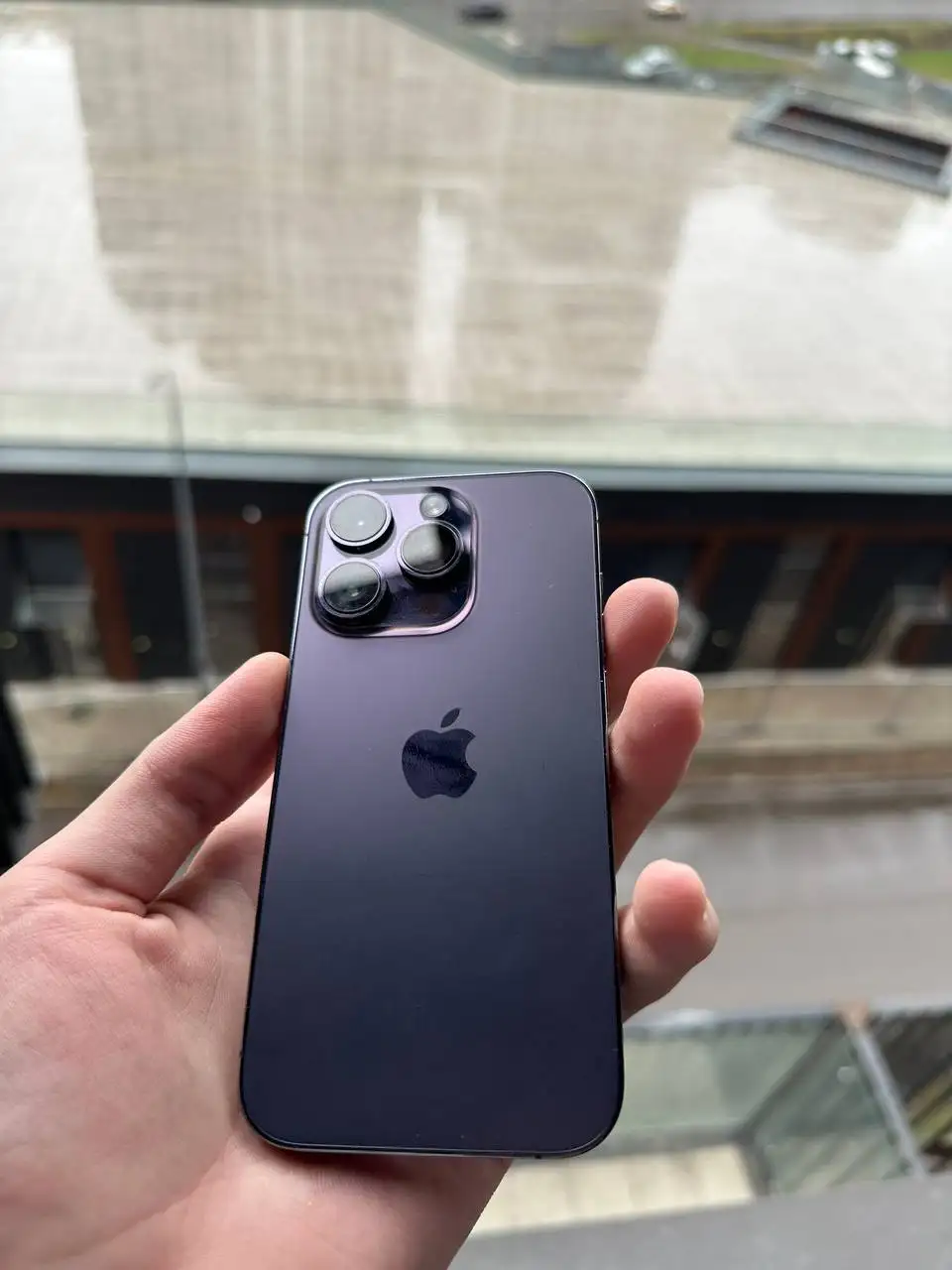 Продажа б/у iPhone 14 Pro, 15 в отличном состоянии - Телефоны (Электроника) в Нижний Новгород