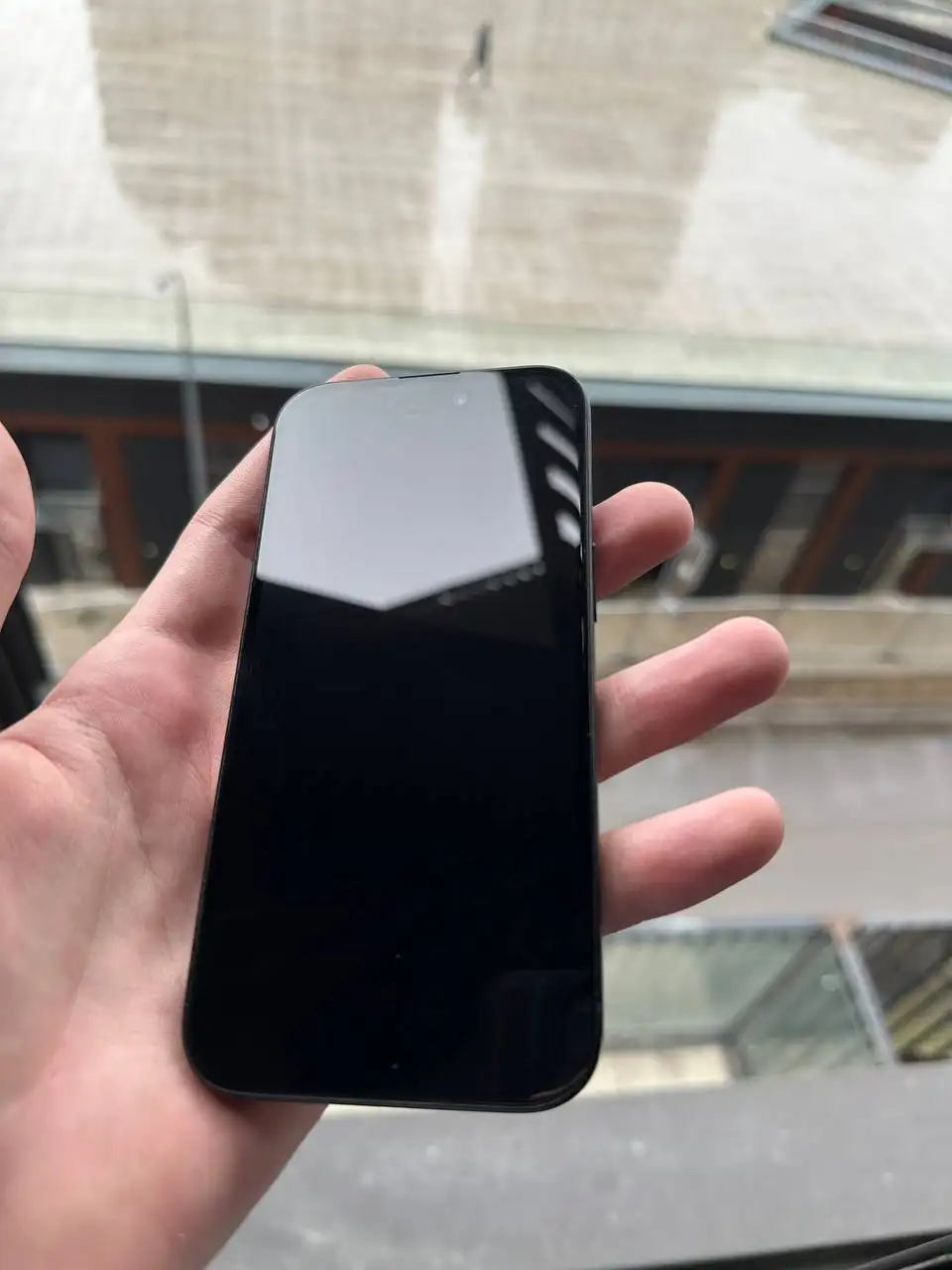 Продажа б/у iPhone 14 Pro, 15 в отличном состоянии - Телефоны (Электроника) в Нижний Новгород