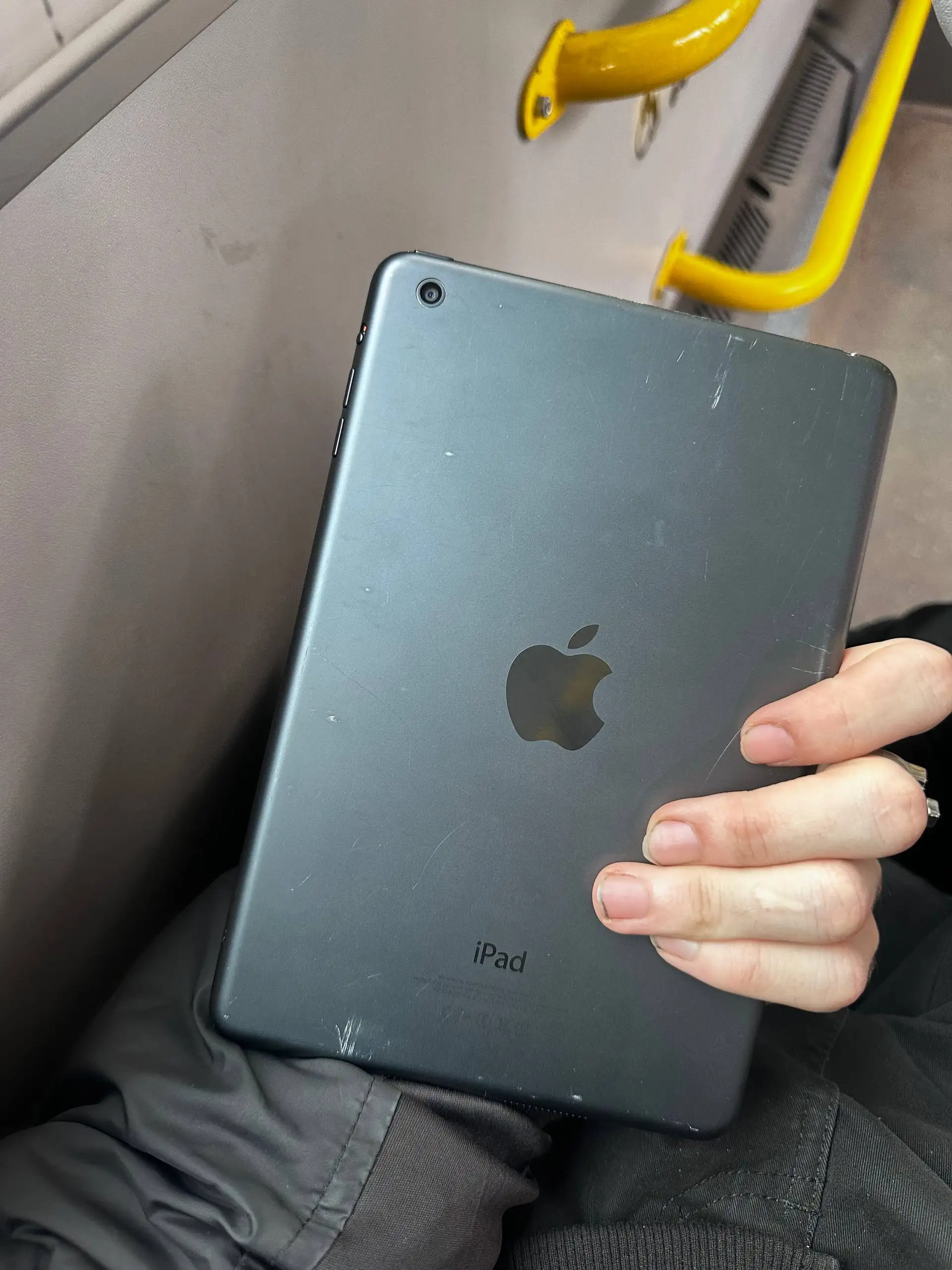 Продам iPad mini 16 ГБ - Планшеты (Электроника) в Нижний Новгород