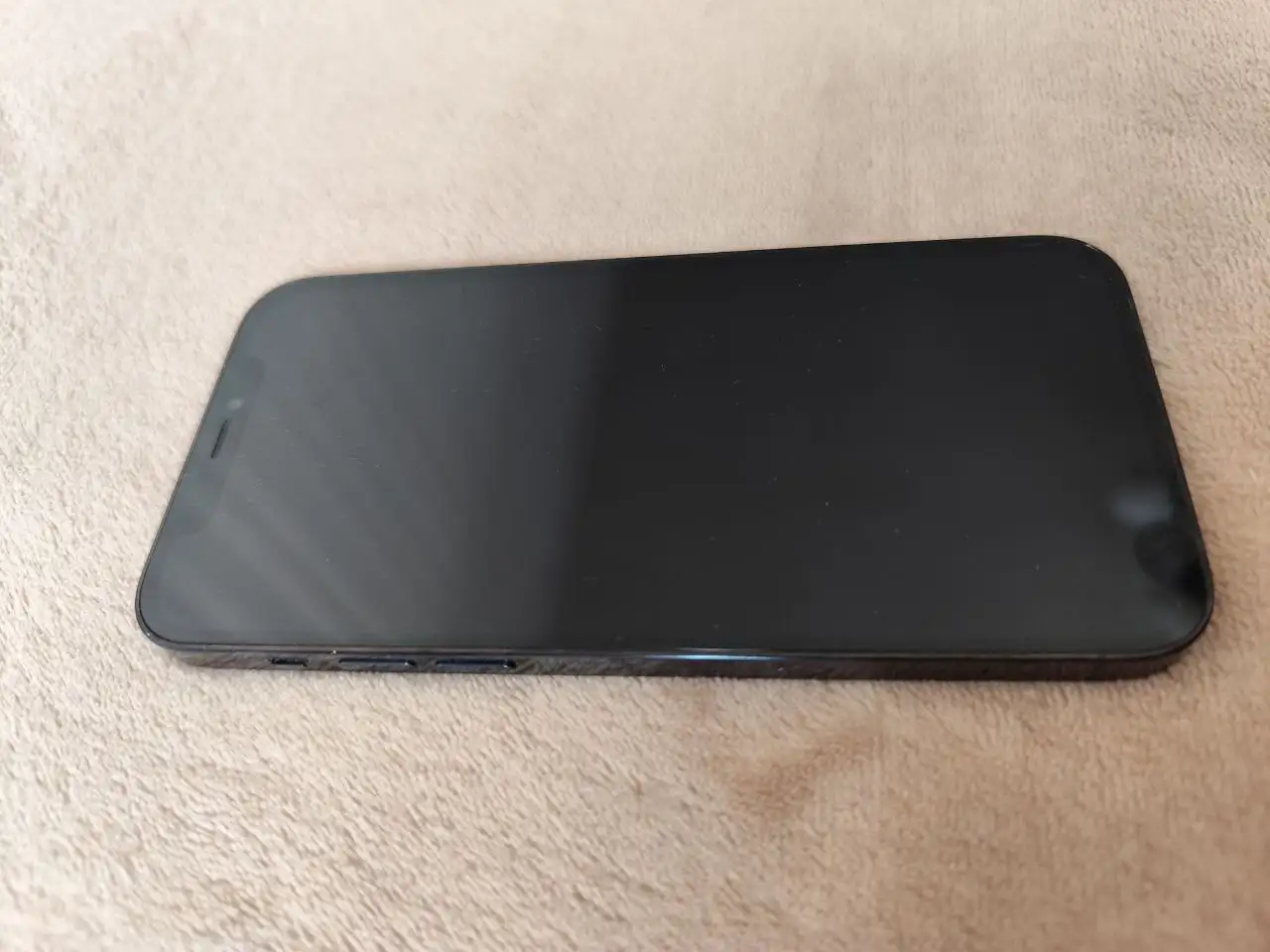 iPhone 12 Pro 256GB с царапиной на экране - Смартфоны (Электроника) в Нижний Новгород