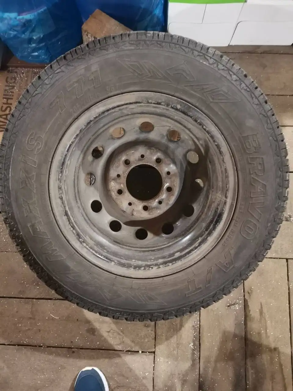 Продаю диски R15 с резиной BRAVO A/T MAXXIS 771 на Ниву - Шины и диски (Авто) в Нижний Новгород