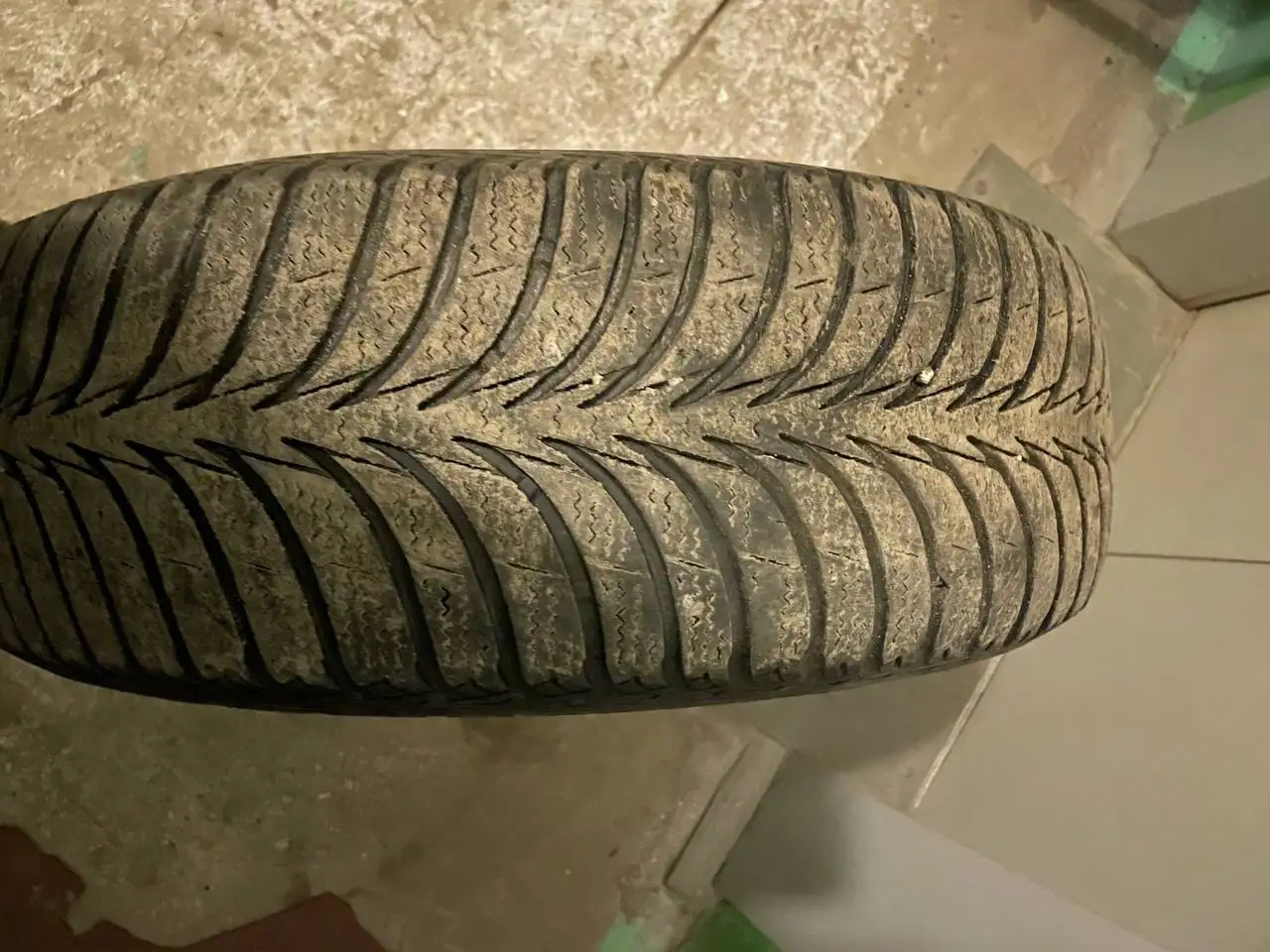 Продам липучку Гудиер УльтраГрип 195/65R15 - Шины (Авто) в Нижний Новгород