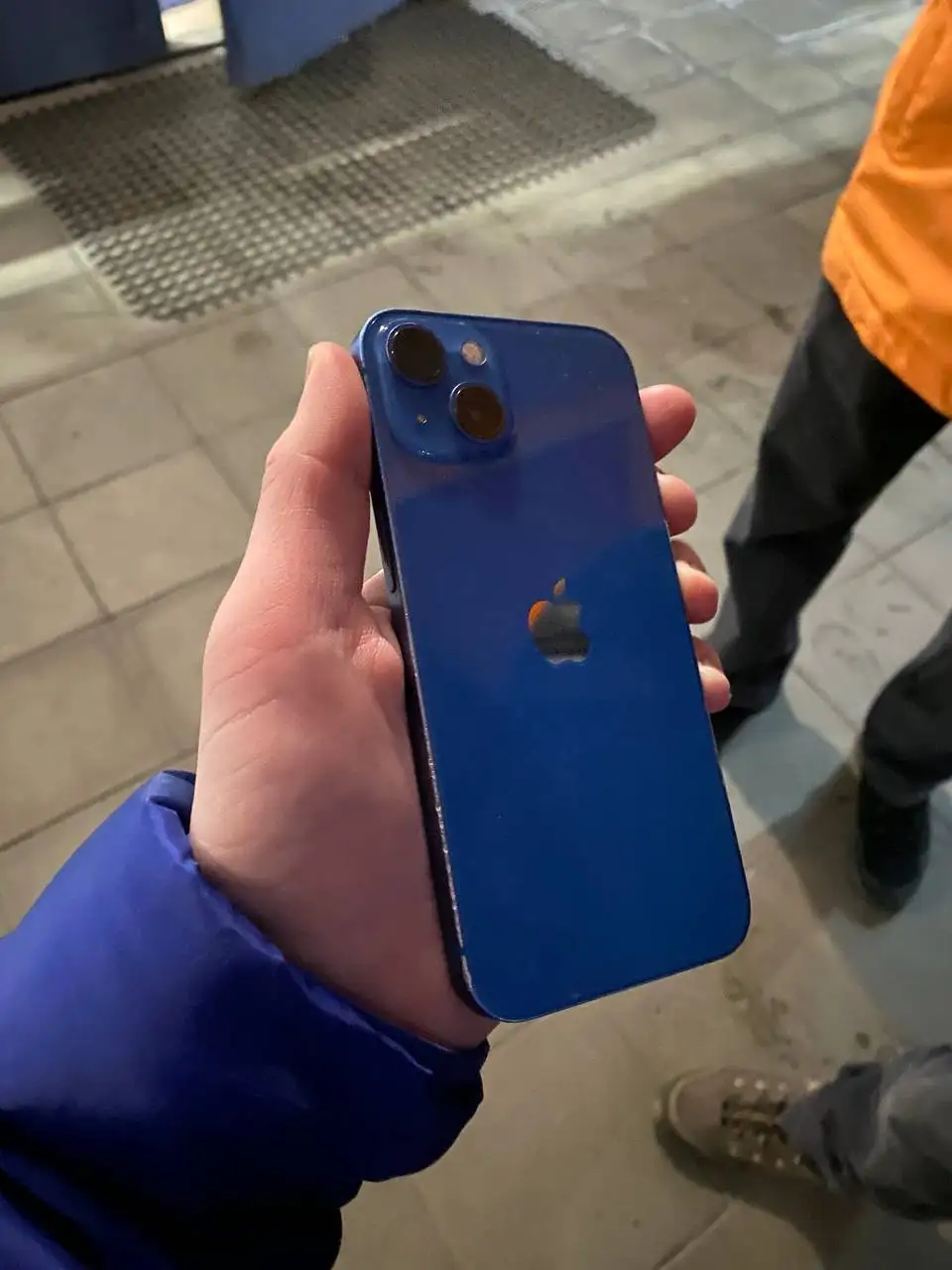 iPhone 13 128GB с коцками по граням - Смартфоны (Электроника) в Нижний Новгород