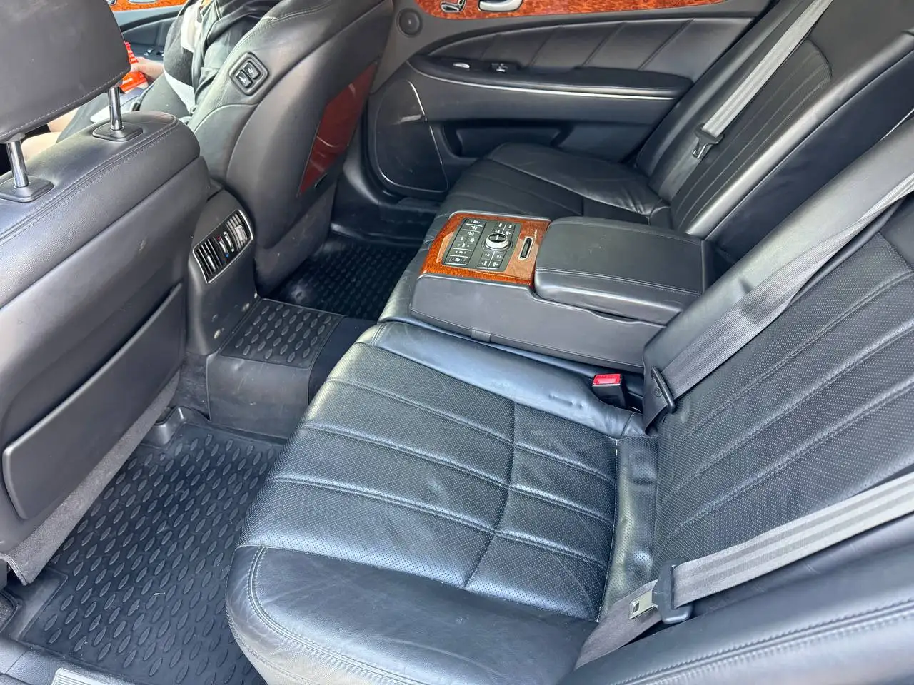 Hyundai Equus 2012 в отличном состоянии из Нижнего Новгорода - Авто в Нижний Новгород