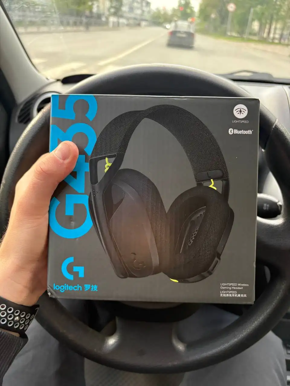 Монитор Carrera и наушники Logitech G435 - Электроника в Нижний Новгород