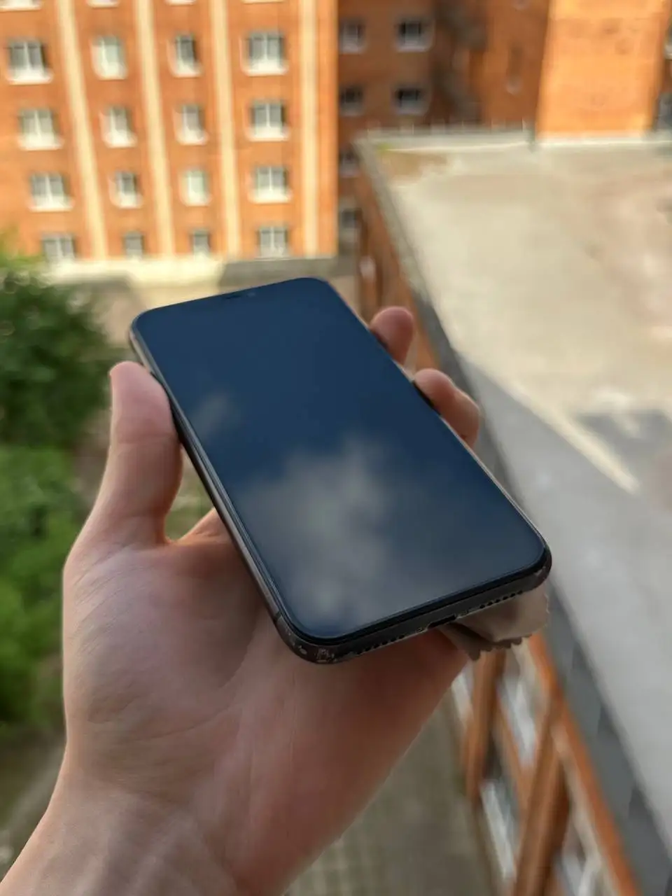 iPhone 11 с damaged задней крышкой - Смартфоны и телефоны (Электроника) в Нижний Новгород