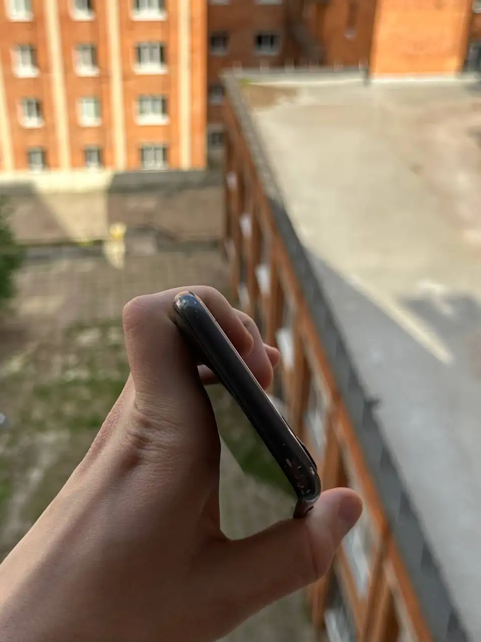 iPhone 11 с damaged задней крышкой - Смартфоны и телефоны (Электроника) в Нижний Новгород