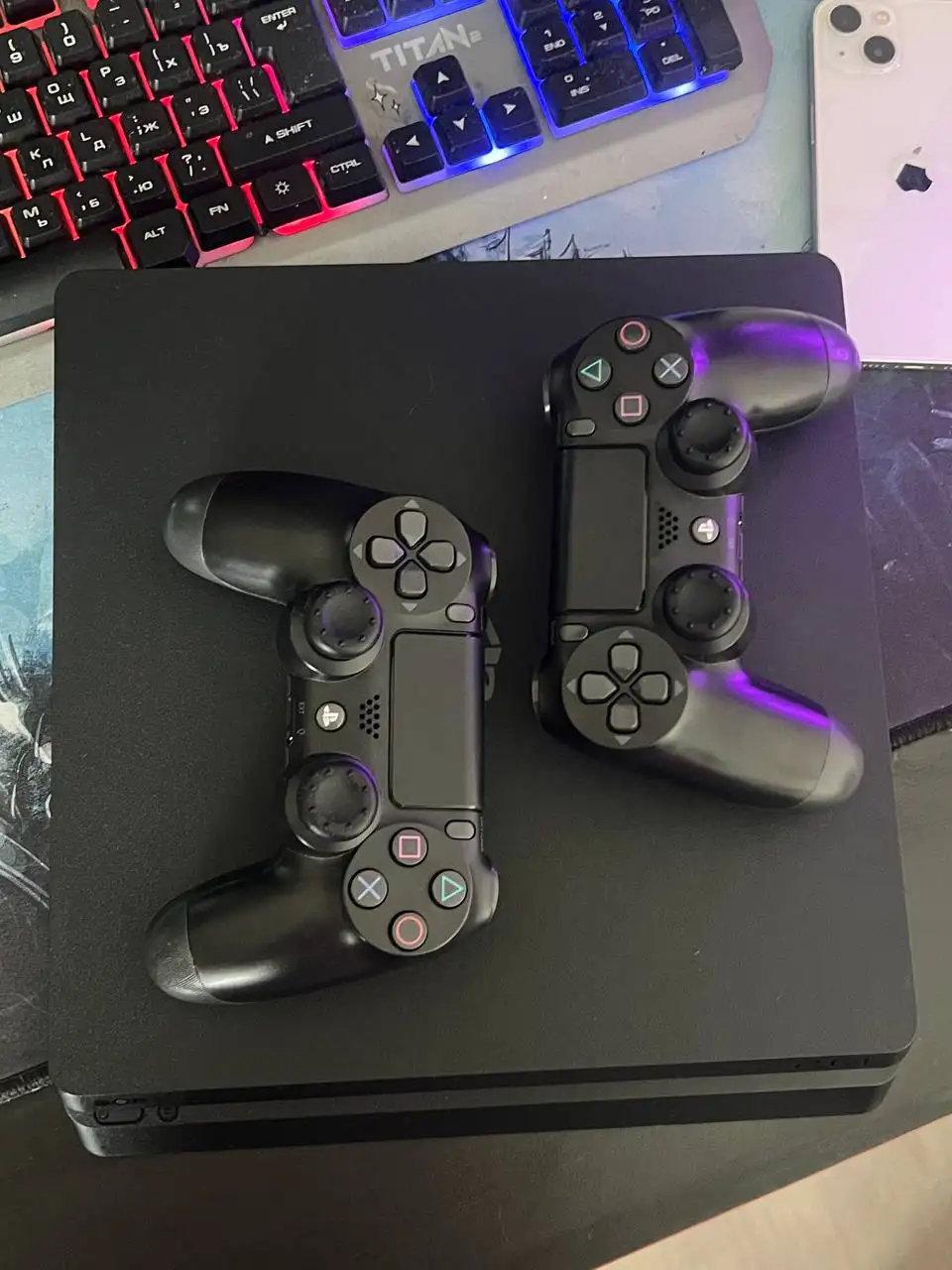 Продам Sony PlayStation 4 Slim - Игровые консоли (Электроника) в Арзамас