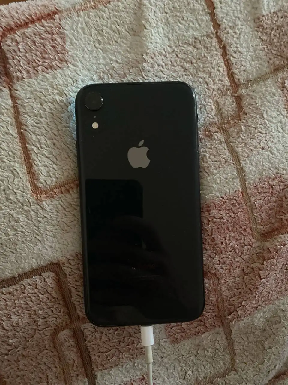 iPhone XR 64GB с небольшим дефектом экрана - Мобильные телефоны и аксессуары (Электроника) в Нижний Новгород