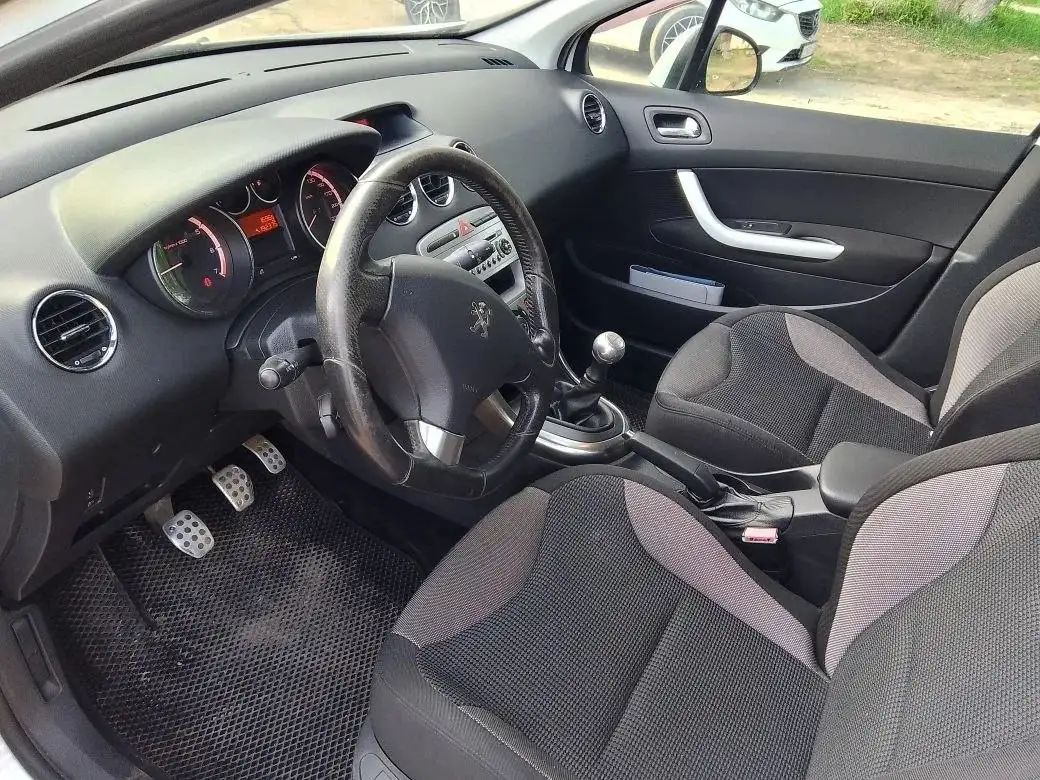 Peugeot 308 2010 - Легковые автомобили (Авто) в Нижний Новгород