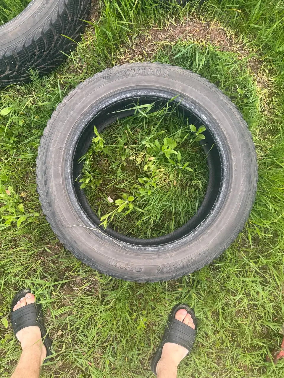 Продам зимние шины YOKOHAMA 235/55 R20 - Шины и диски (Запчасти) в Нижний Новгород