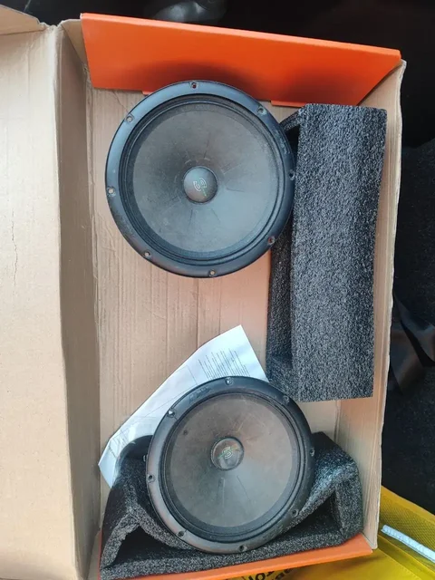 Продам колонки Silvertone 16 M61SE - Смартфоны и аксессуары в Нижний Новгород