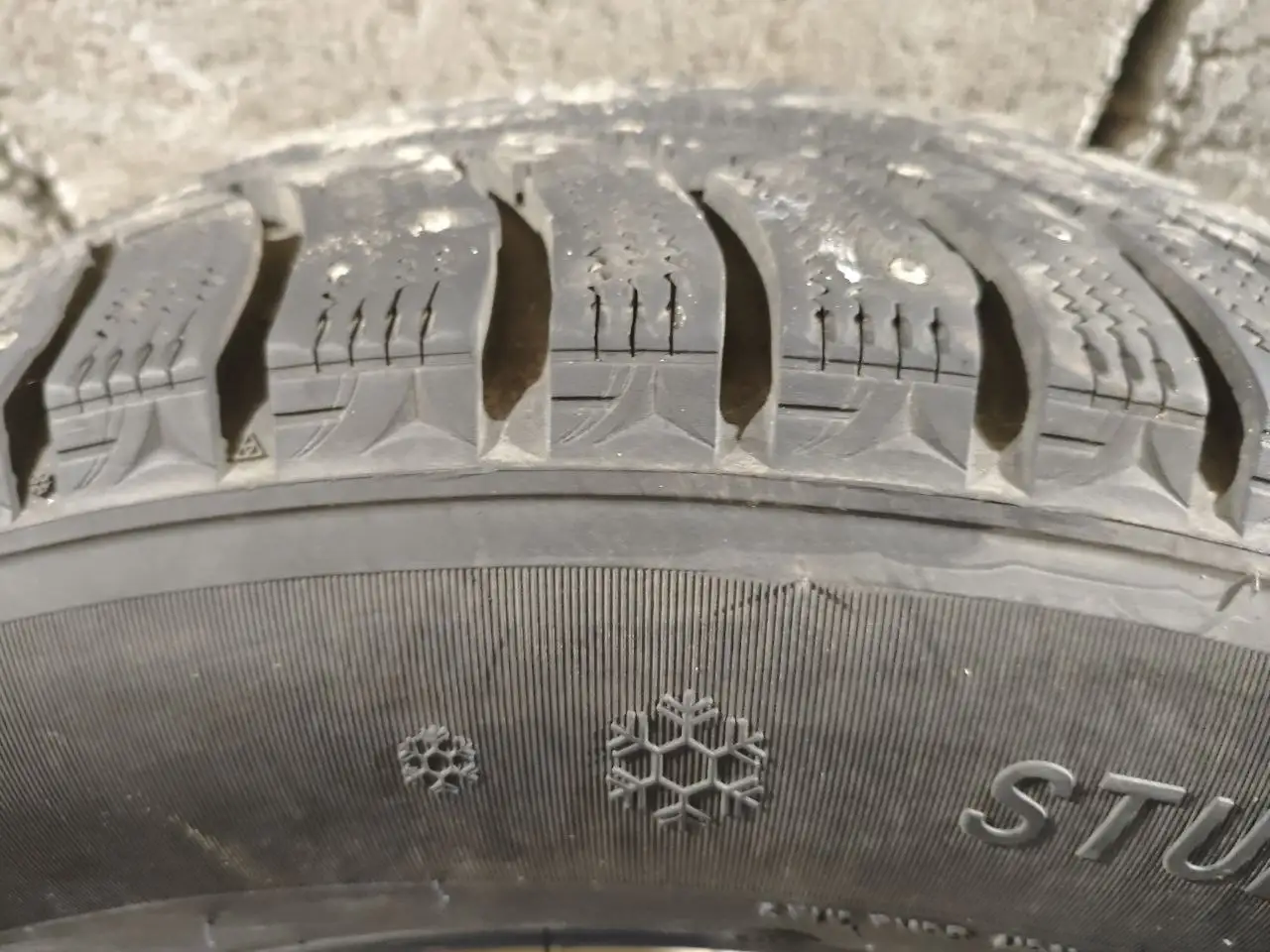 Комплект зимней резины 235/65 R17 - шины (Авто) в Нижний Новгород