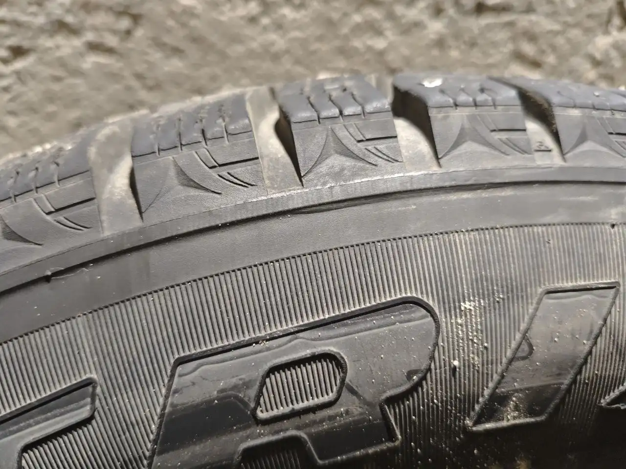 Комплект зимней резины 235/65 R17 - шины (Авто) в Нижний Новгород