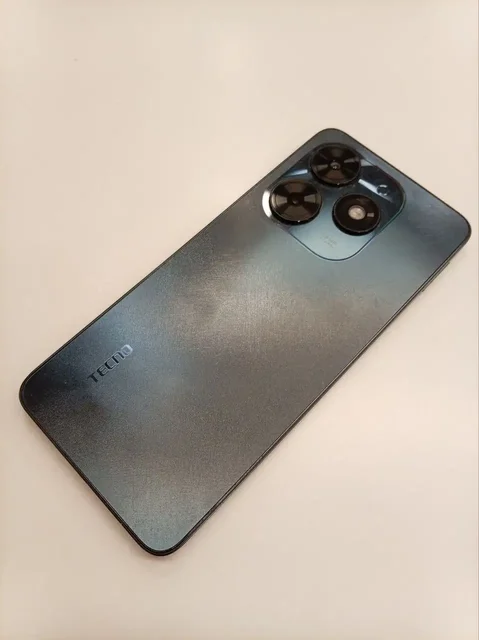 Продажа телефонов Tecno Spark Go 2024 и Honor X6C - Смарт-часы и браслеты в Нижний Новгород