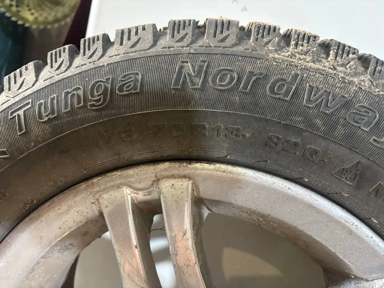 Зимние колеса с дисками 175/75R13 - Шины и диски (Авто) в Нижний Новгород