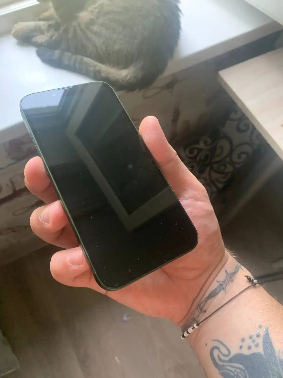 Обмен iPhone 13 128Gb с трещиной на более новую модель - Смартфоны (Электроника) в Нижний Новгород