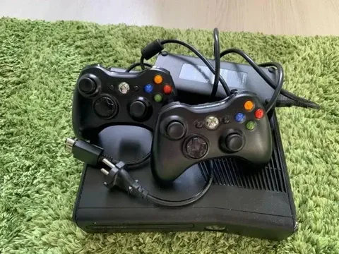 Xbox 360 с прошивкой Freeboot, 500 ГБ, 2 геймпада - частное объявление в Нижний Новгород