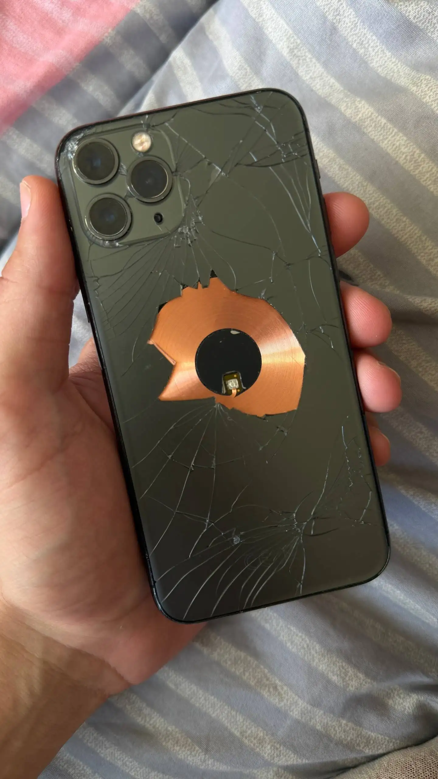 Продам iPhone 11 Pro - Смартфоны и аксессуары (Электроника) в Нижний Новгород